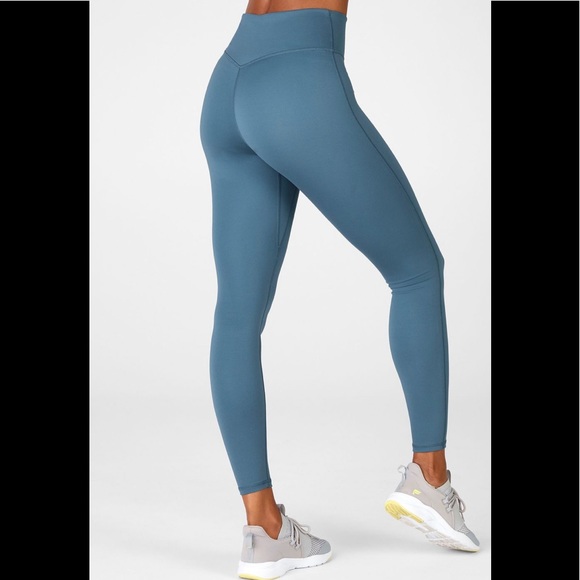 Fabletics Anywhere High-Waisted Pureluxe Plum Leggings Size Medium - Picture 2 of 14